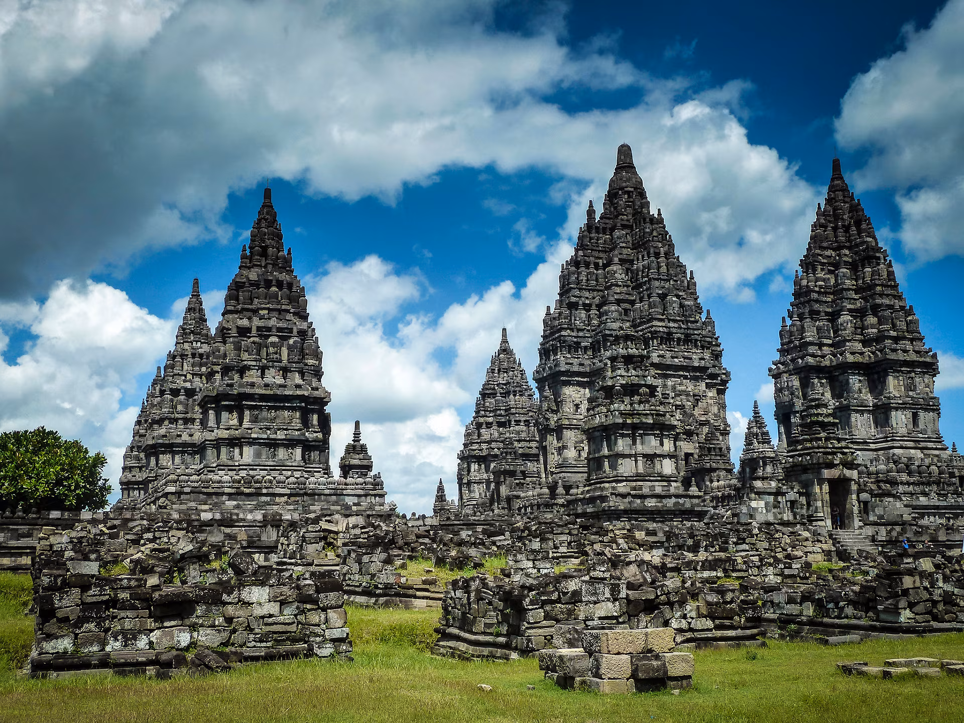 Yogyakarta intima: Prambanan: passeggiata nel cuore dell'induismo giavanese